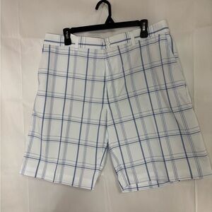 New with tags, men’s size 36 champions tour shorts, #E850